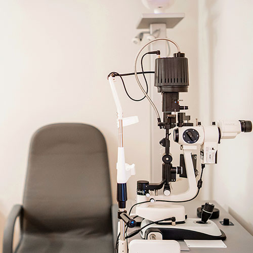aparatos y tecnología en clinica de ojos licari vision tarragona